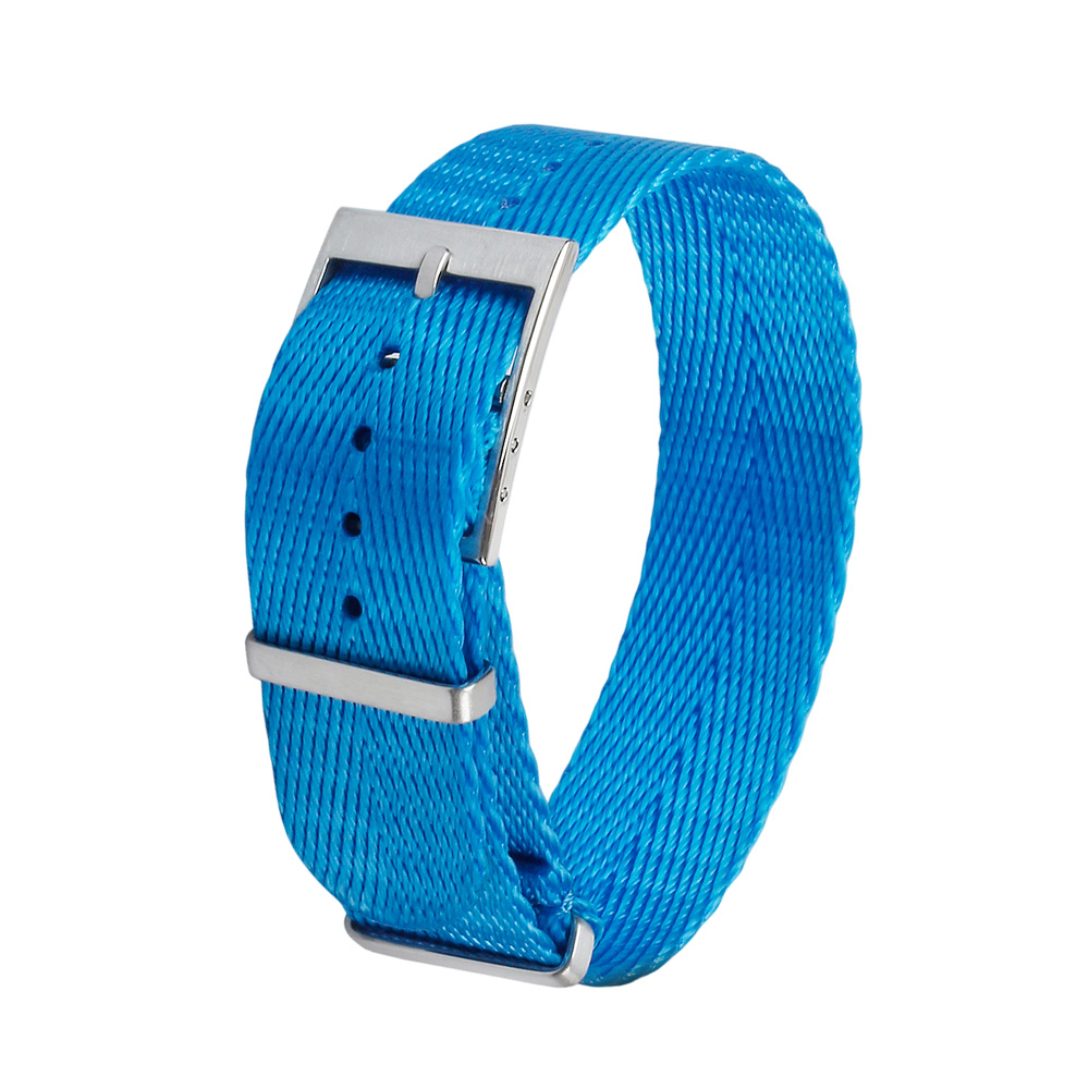 Discover The Thermal-regulating Properties Of Our Advanced Herringbone Weave Watch Straps Designed To Survive Extreme Environments From Deep-sea Dives To Alpine Climbs