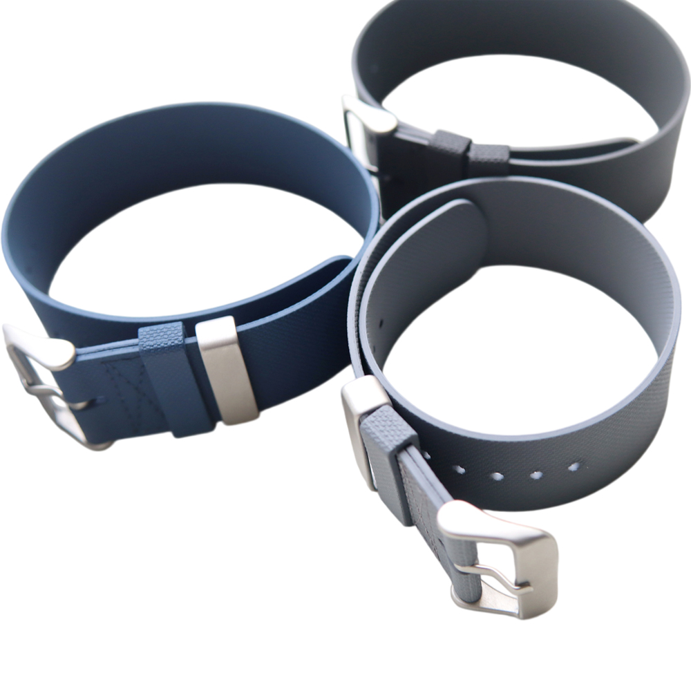 New Arrival 20/22mm Popular One Piece Style FKM Watch Strap Fluorine Rubber Watch Strap Bracelet With Matte 304L SS Buckle And FKM Keeper