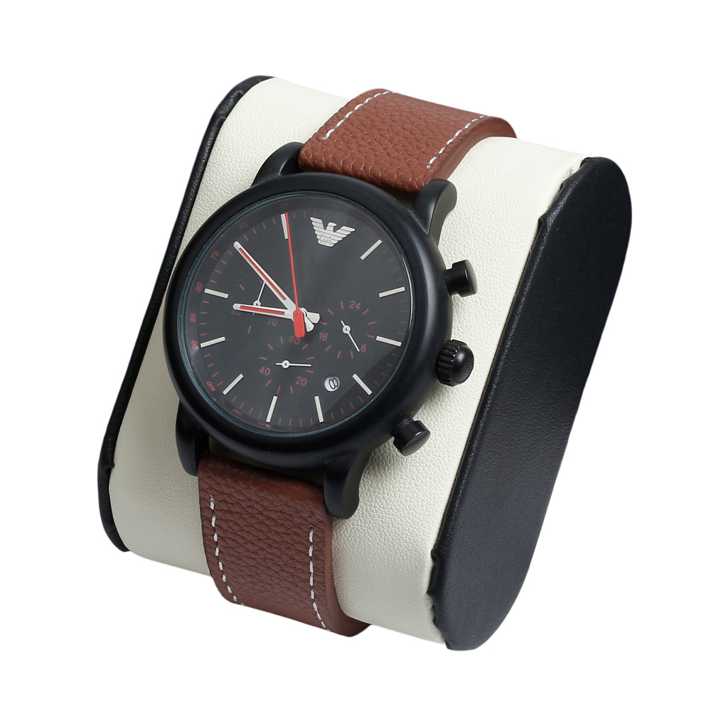 Contemporary Minimalist Lychee Grain Calfskin Bands Showcasing 2026 Global Fashion Trends with Adaptive Sizing Options to Complement the Minimalist Design of Modern High-Tech Timepieces